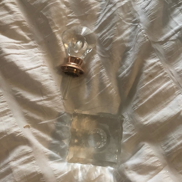 Vintage Glass Perfume Bottle - Picture 4 of 4